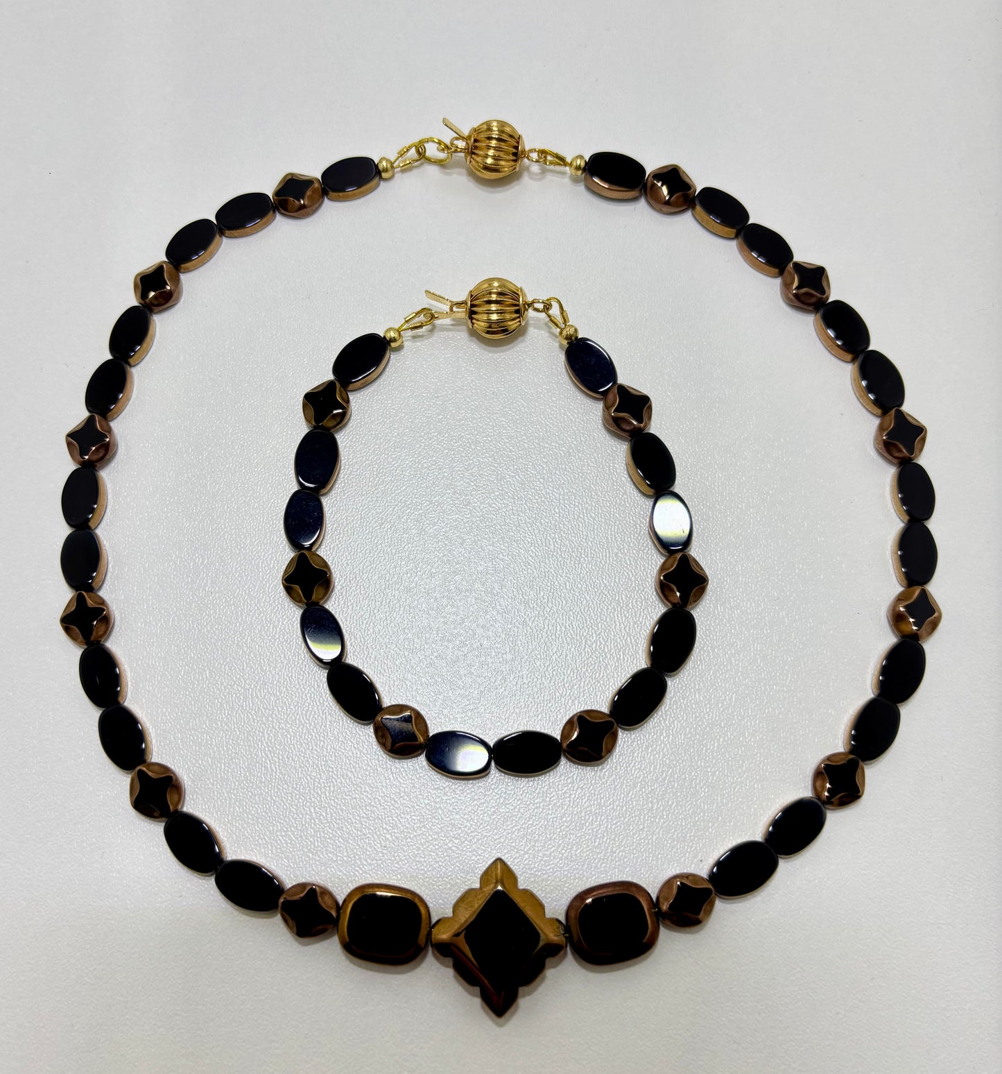 Golden black halsketting