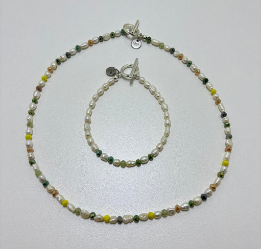 Rainbow pearl halsketting