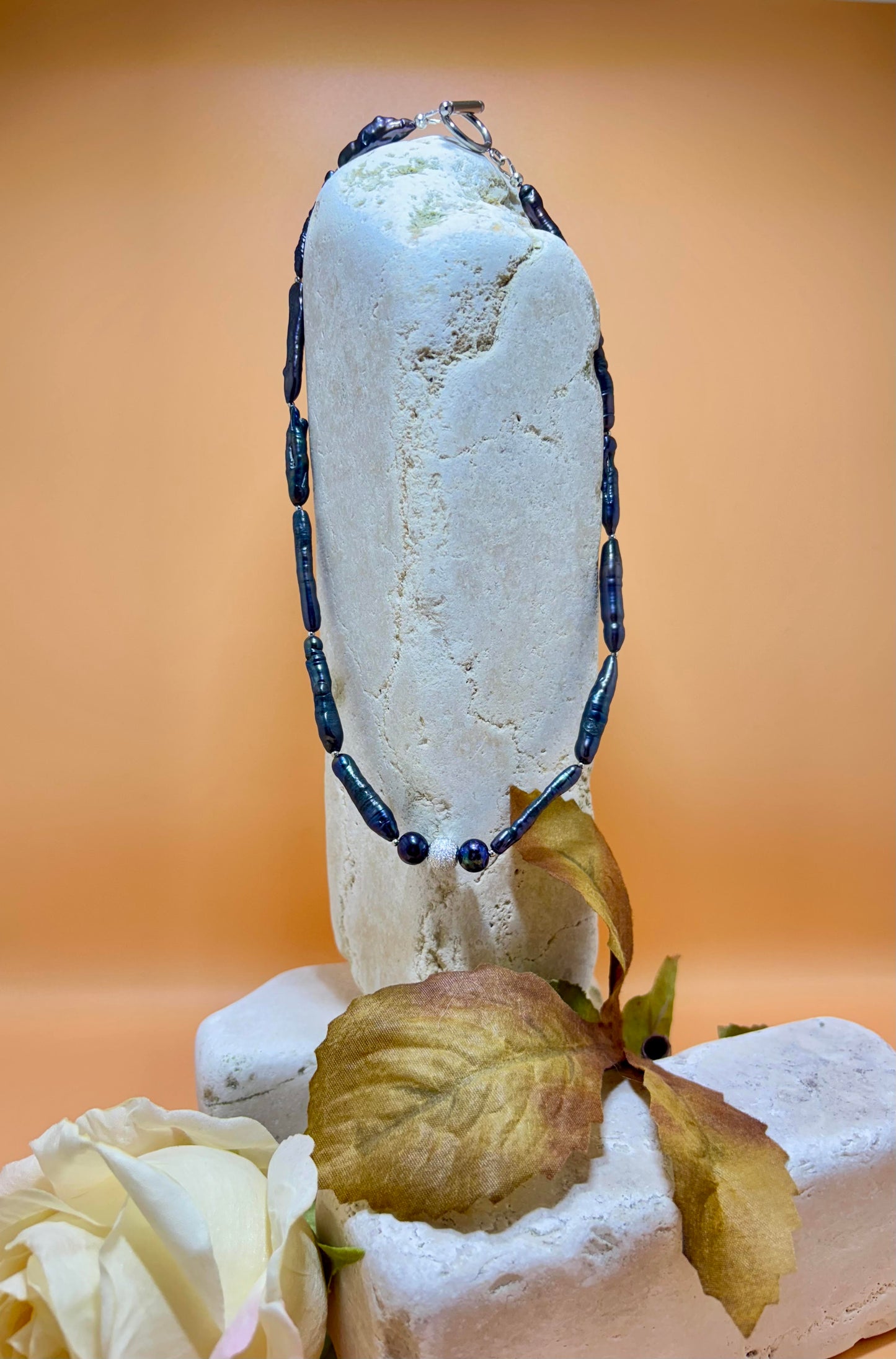 Deep grey purple halsketting