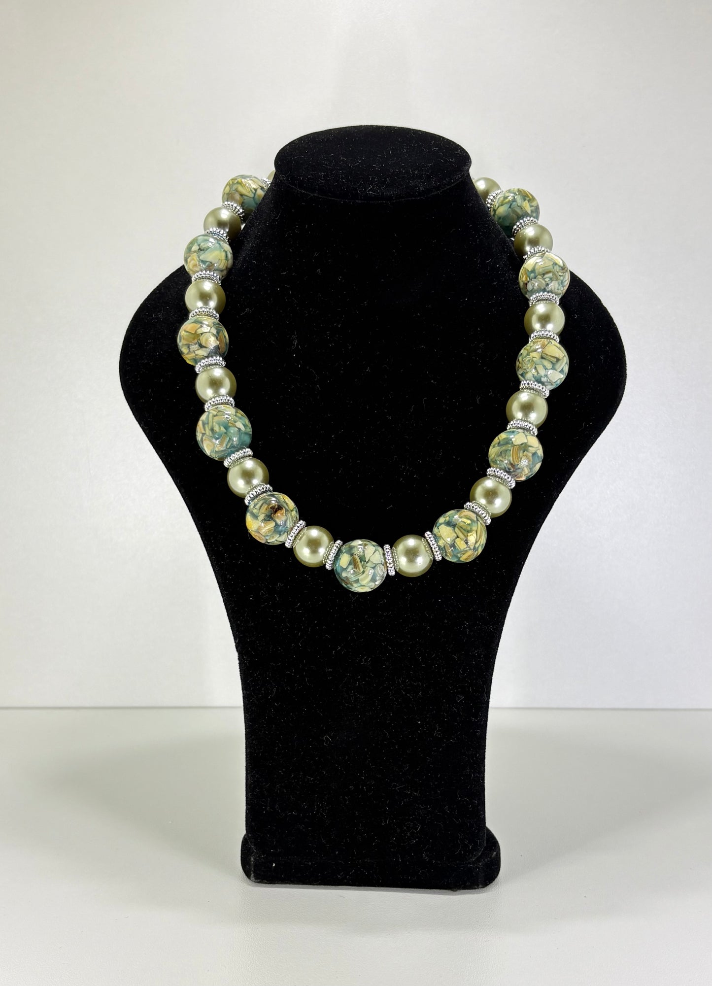 Resina verde halsketting