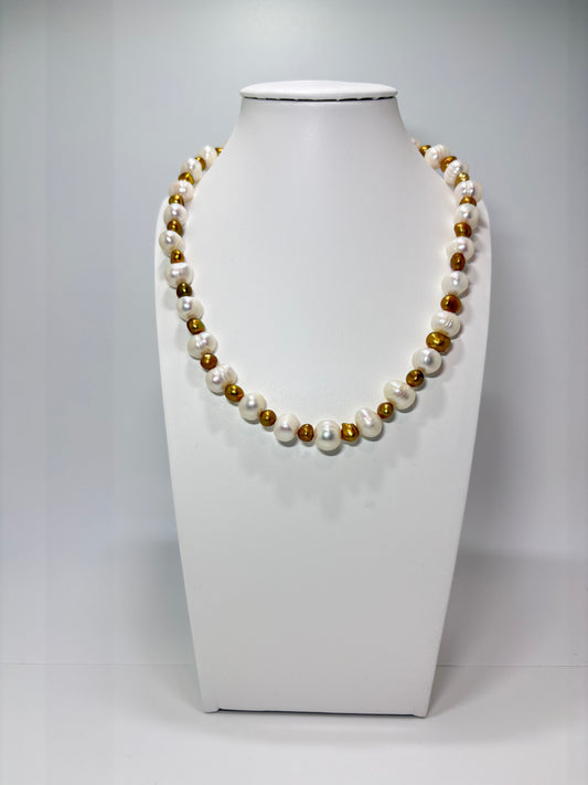 Elegance in pearls halsketting