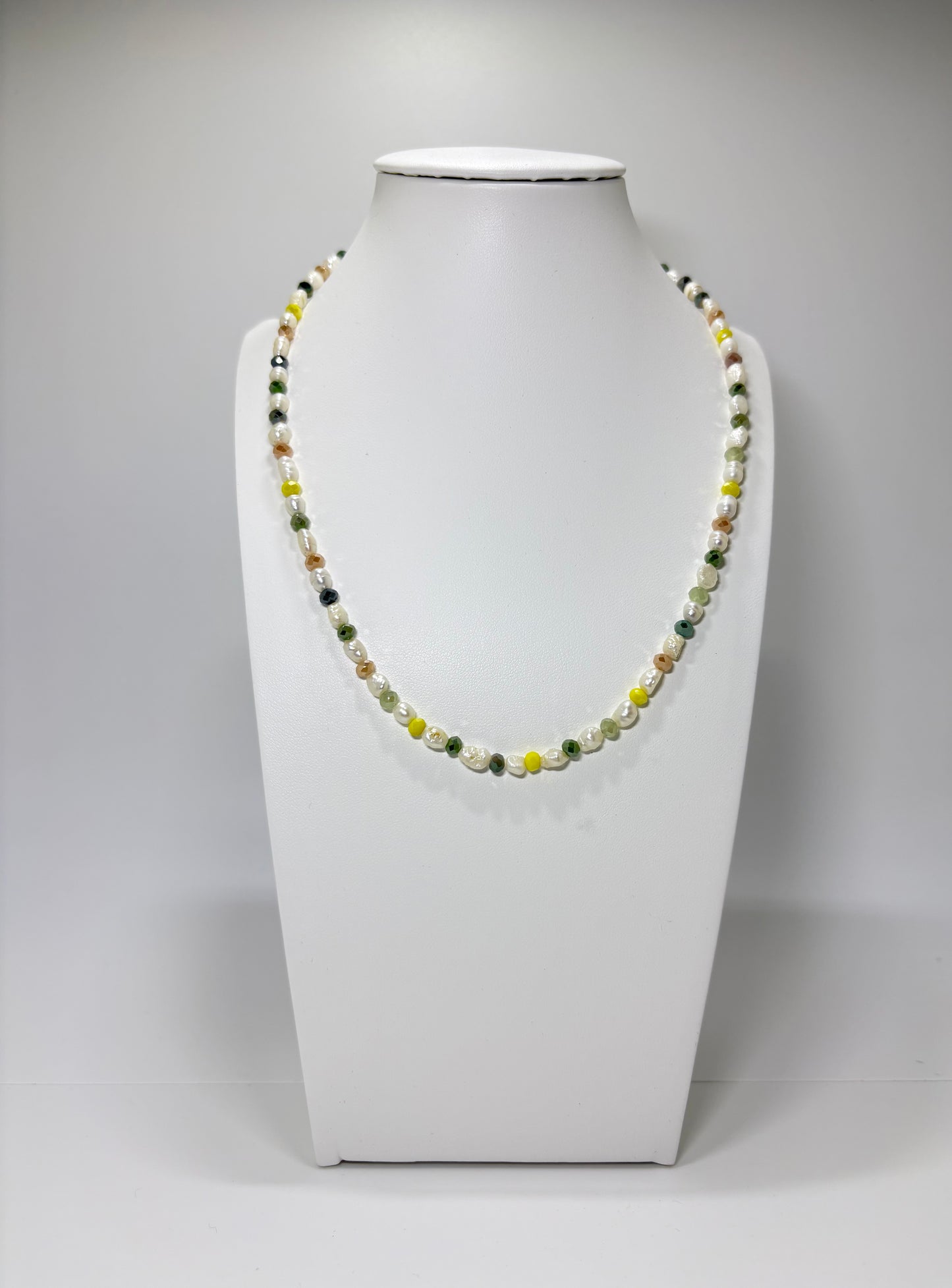 Rainbow pearl halsketting