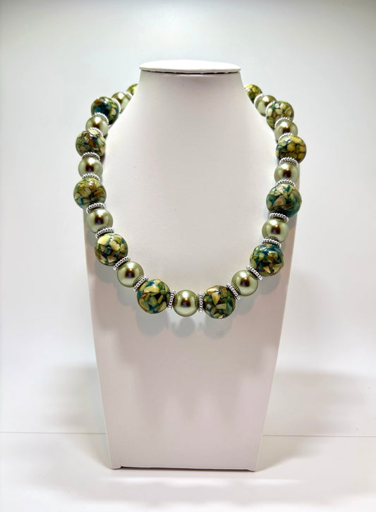 Resina verde halsketting