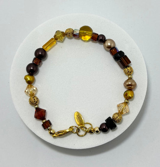 Sunny brown armband