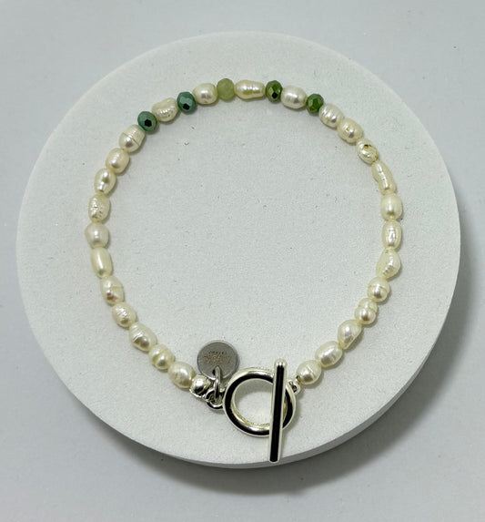 Rainbow pearl armband
