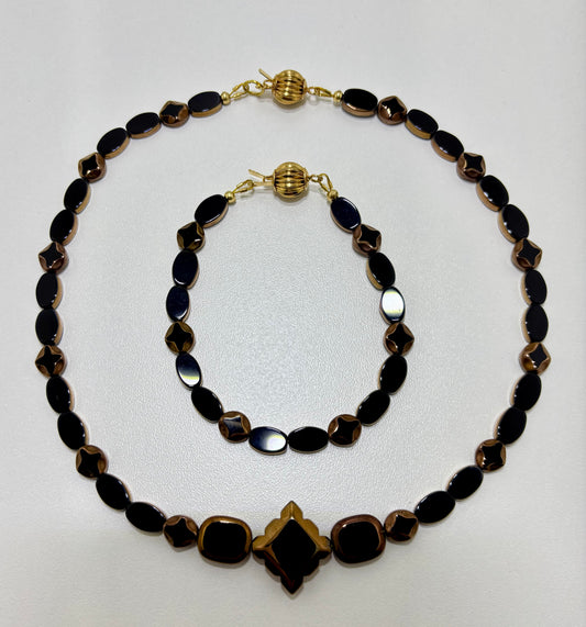 Golden black halsketting